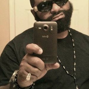 Meet your Posher, Victor